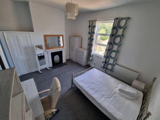 Grafton Street 4 bed house share to rent £1,908 pcm £440 pw