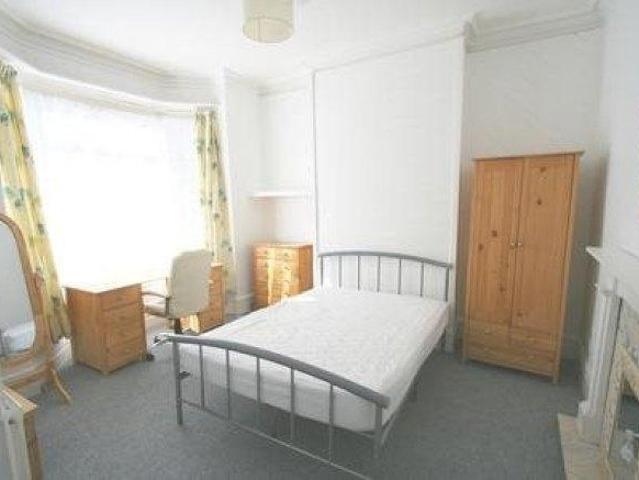 Grafton Street 4 bed house share to rent £2,252 pcm £520 pw