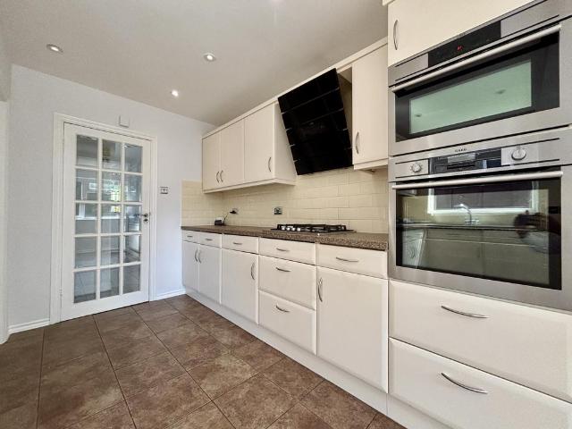 Graham Close, Croydon, CR0 4 bed house to rent £2,950 pcm £681 pw
