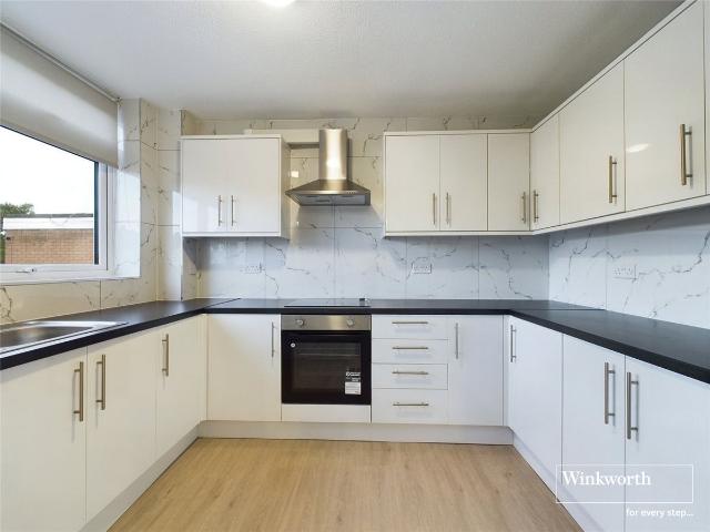 Graham Lodge, Montgomery Road, Edgware, Middlesex HA8, 2 bed maisonette to rent, £1,800 pcm | PrimeLocation
