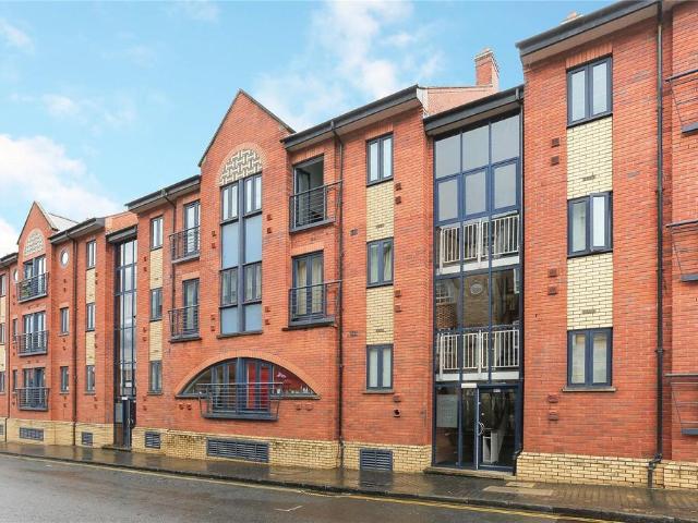Graham Street, Birmingham, West. 2 bed flat to rent £950 pcm £219 pw