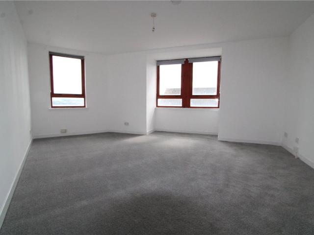 Graham Place, Dundee DD4, 2 bed flat to rent, £840 pcm | PrimeLocation