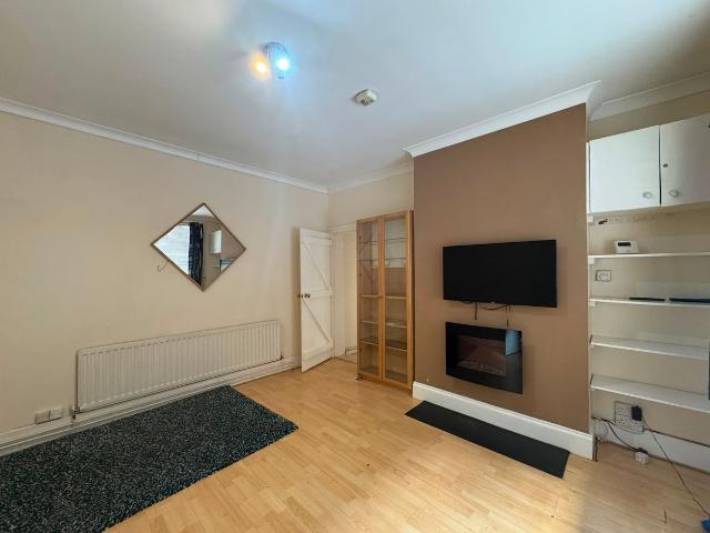 Graham Road, Wealdstone, Harrow HA3, 2 bed maisonette to rent, £1,600 pcm | PrimeLocation