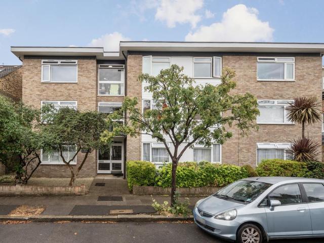 Graham Road, Wimbledon SW19 2 bed apartment to rent £2,200 pcm £508 pw