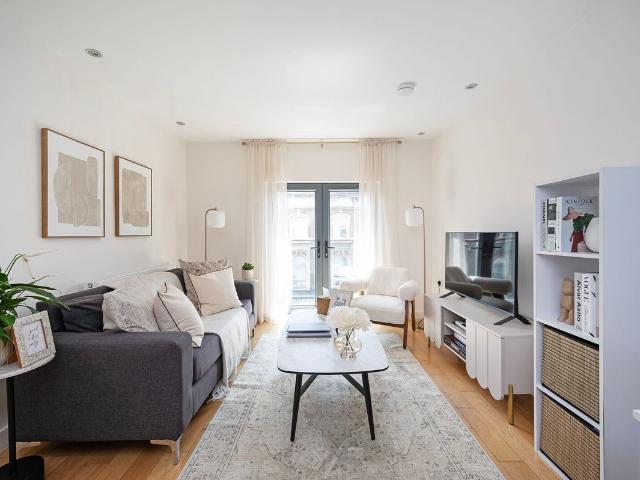 Graham Road, Hackney, London E8, 1 bed flat to rent, £3,000 pcm | PrimeLocation