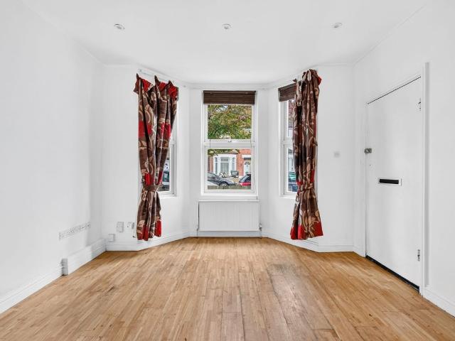 Graham Road, Harrow HA3, 2 bed flat to rent, £1,625 pcm | PrimeLocation