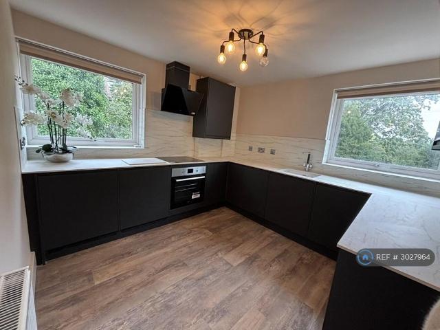 Graham Road, Malvern, WR14 3 bed semi detached house to rent £1,350 pcm £312 pw