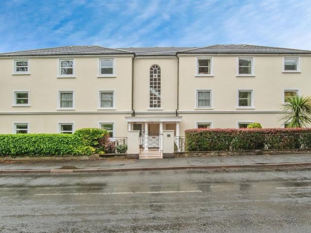 Graham Road, Malvern WR14, 2 bed flat to rent, £1,075 pcm | PrimeLocation