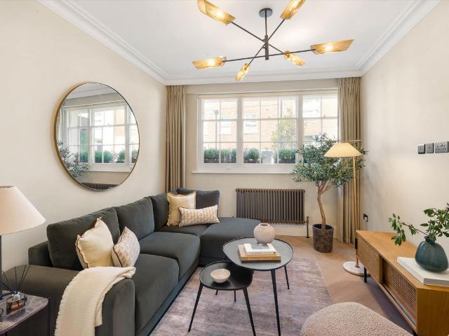 Graham Terrace, Belgravia, London SW1W, 3 bed terraced house to rent, £9,100 pcm | PrimeLocation