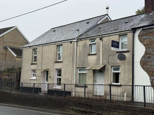 Graig Road, Ammanford, SA18 2 bed terraced house to rent £750 pcm £173 pw