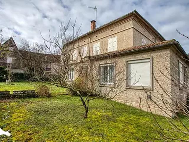 Gramat 46500 Achat / Vente maison 7 pièces t7 au dernier étage parking