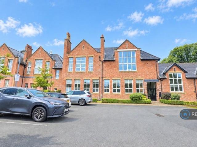 Grammar School Court, Ormskirk, L39 2 bed flat to rent £1,050 pcm £242 pw