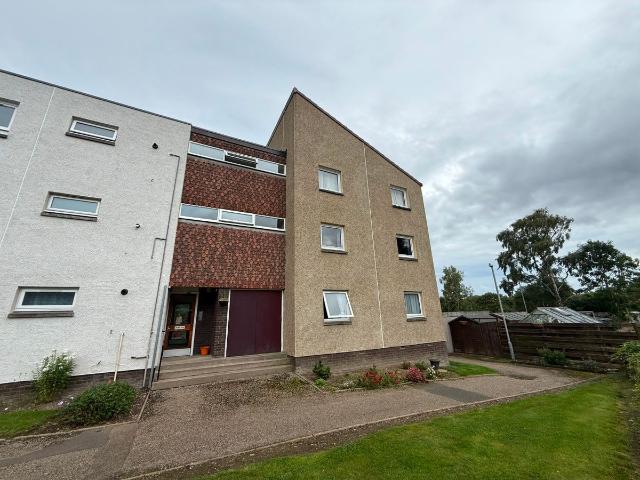 Grampian Gardens, Aberdeen AB21, 2 bed flat to rent, £800 pcm | PrimeLocation