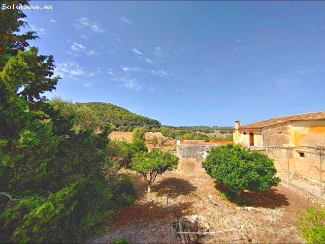 Gran masía de 2.000 m² para restaurar con 55 Ha de terreno en Algaida