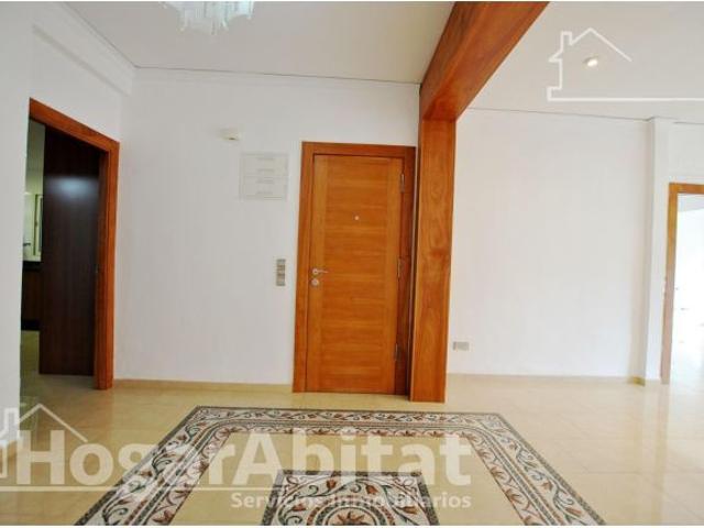 ¡GRAN OPORTUNIDAD! AMPLIO, BONITO Y EXTERIOR CON TERRAZA EN EL CENTRO