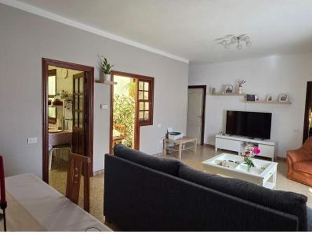 Gran Oportunidad Casa con Terreno Urbano de 3.652m² en La Esperanza. Llano del Moro