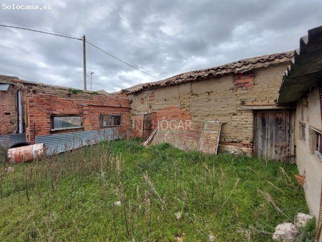 GRAN OPORTUNIDAD: Casa de Pueblo con 470 m2 de Potencial en Muñosancho