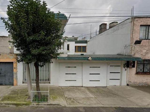 ¡Gran Oportunidad! Casa de Remate en Venustiano Carranza