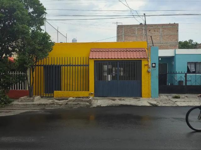 GRAN OPORTUNIDAD, CASA EN SAN ANDRES, GUADALAJARA