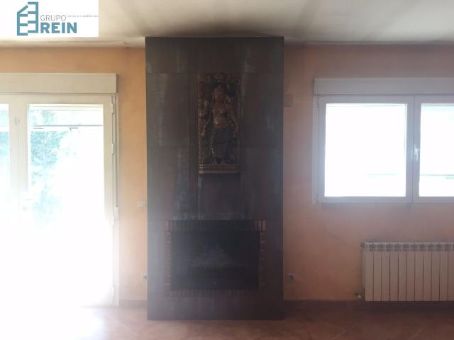 GRAN OPORTUNIDAD CHALET EN LA MEJOR ZONA DE YUNCLER