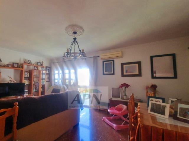 Gran oportunidad de adquirir una muy buena vivienda de tres. 360m² Carratraca
