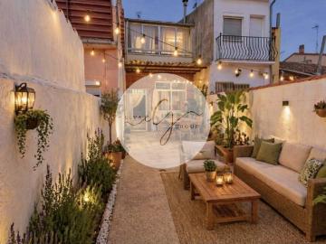 Gran oportunidad de compra de vivienda con patio en Nava del Rey