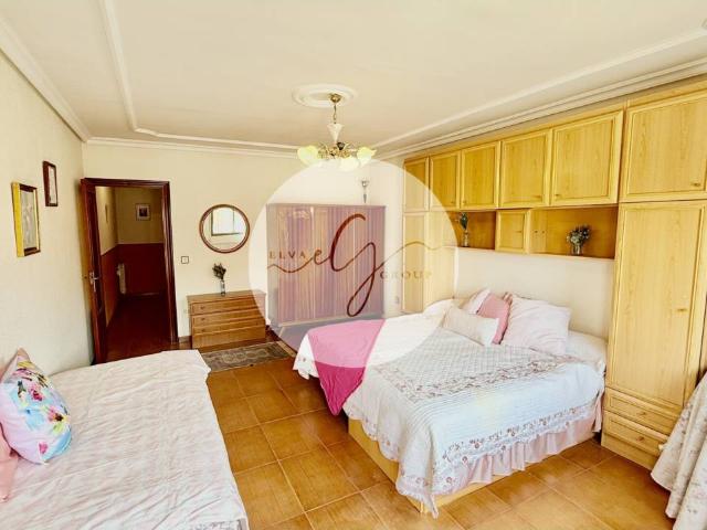 Gran oportunidad de compra de vivienda con patio en Nava del Rey
