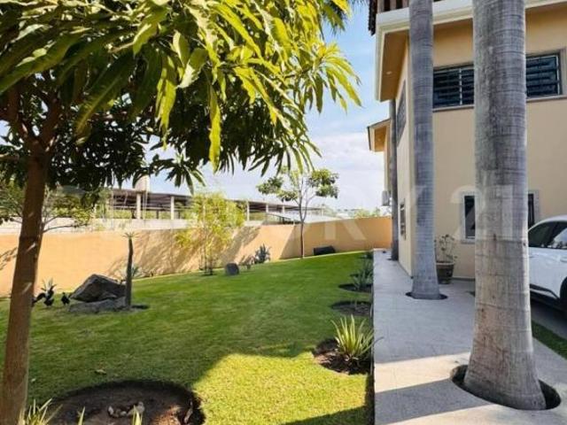 ¡Gran Oportunidad de Inversión! Amplia Casa Quinta con 2,674 m² de Terreno