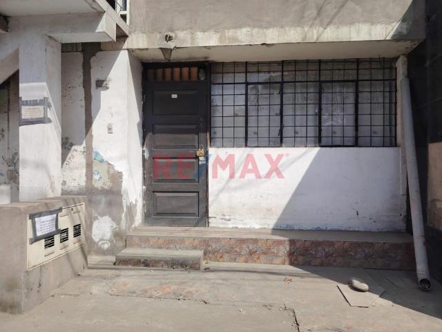 ¡Gran Oportunidad De Inversión En El Rímac, Frente A Parque!