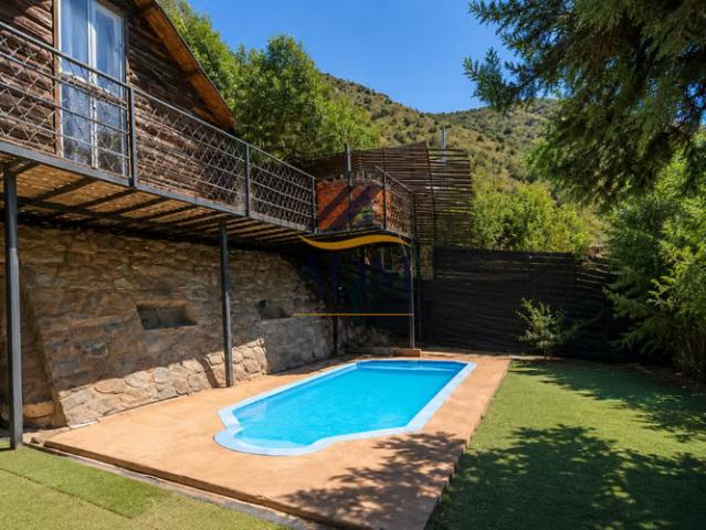 ¡Gran Oportunidad de Inversión en Olmué! Complejo Turístico con 2 Cabañas Independientes, Piscinas Privadas y Tinaja– Olmué | 3 dormitorios por 110000. 00 en Olmué