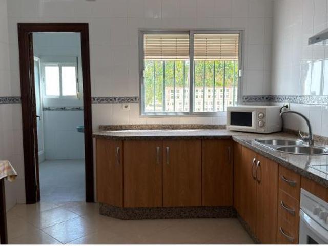 ¡GRAN OPORTUNIDAD EN BEAS! AUTÉNTICA CASA DE PUEBLO CON ENTRADA Y SALIDA A DOS CALLES ?✨