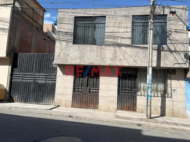 ¡Gran Oportunidad En Cerro Colorado Entrada De Ciudad Municipal