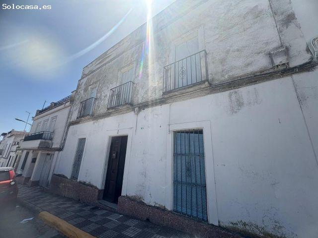 ? ¡Gran oportunidad en El Carpio! Vivienda de 232 m2 para reformar en una de las mejores zonas del m