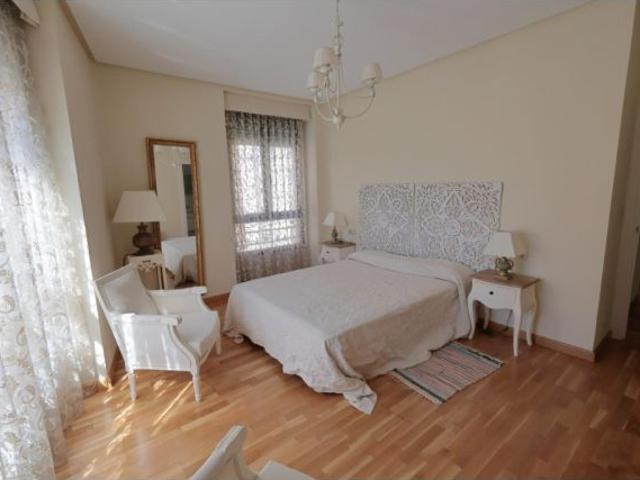 ¡Gran Oportunidad en el Centro de Astorga! Piso Impecable, Amplio y Muy Luminoso