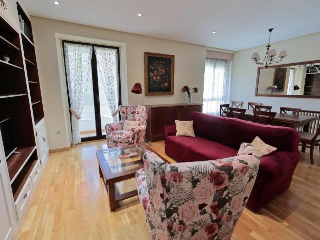 ¡Gran Oportunidad en el Centro de Astorga! Piso Impecable, Amplio y Muy Luminoso