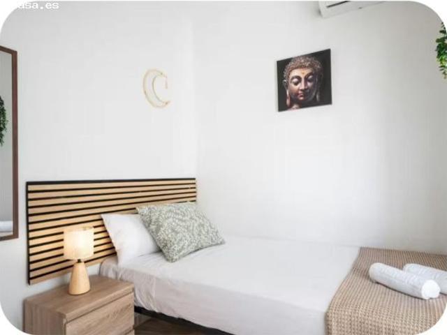 ? GRAN OPORTUNIDAD EN GRANADA CAPITAL ¡EXCLUSIVA VIVIENDA DE 4 DORMITORIOS CON PATIO Y DISEÑO!
