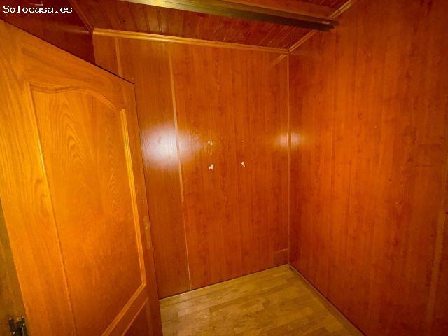 ¡Gran oportunidad en Lleida! Piso amplio de 4 habitaciones en el centro