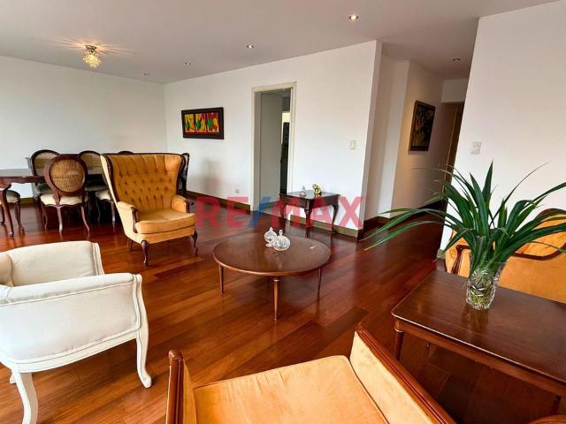 Gran Oportunidad En Surco – Amplio Departamento En Alonso De Molina A Precio Inmejorable