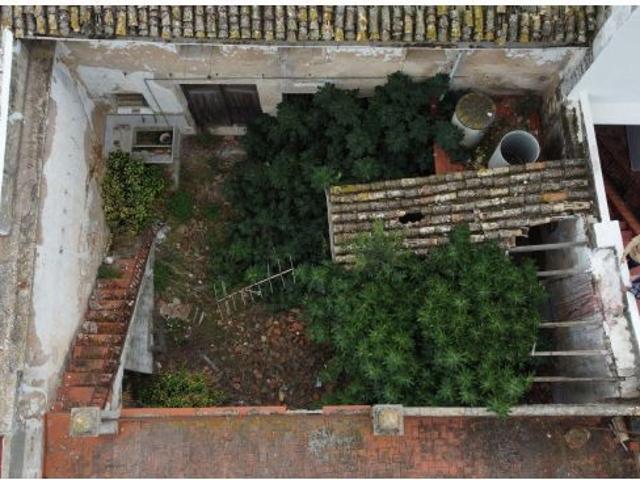 ¡Gran Oportunidad en Sellent! Casa Solar con Encanto y Potencial Único