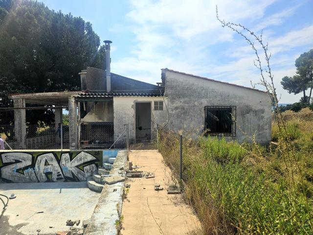 GRAN OPORTUNIDAD¡ Finca con casa para rehabilitar en Rotgla i Corbera