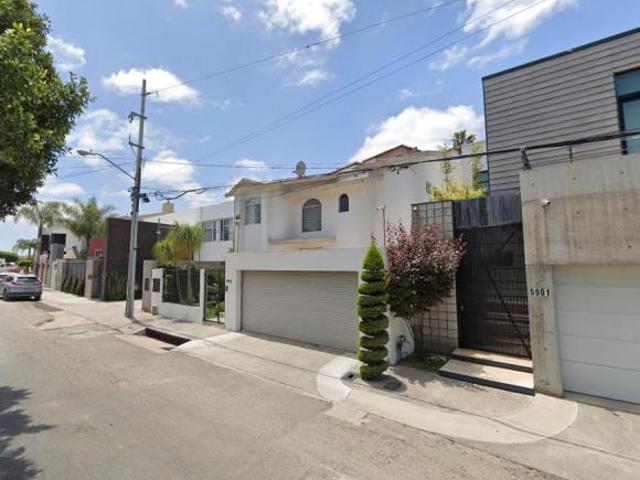 Gran oportunidad inmobiliaria con condiciones especiales Bonita casa en Jardines de Chapultepec