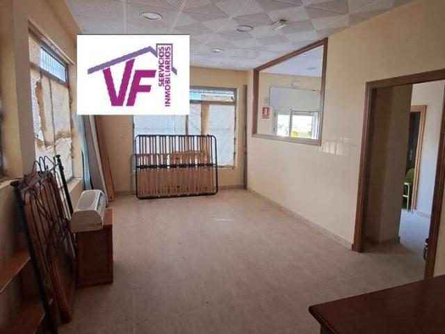 ¡Gran oportunidad! Local a pie de calle con posibilidad de transformarlo en vivienda
