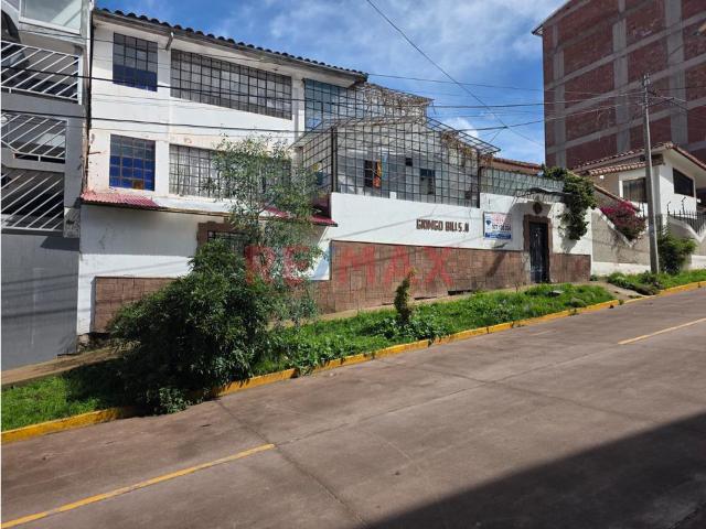 ¡Gran Oportunidad Para Inversionistas! Venta De Propiedad Frente Al Parque De 272M2 Doble Fachada En Urb. Larapa