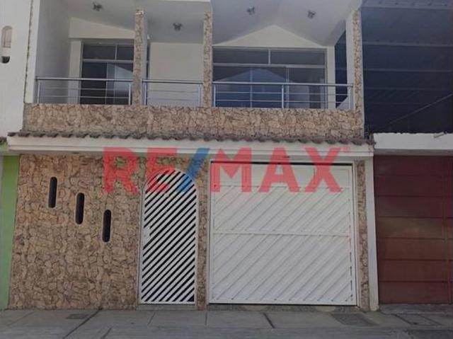 Gran Oportunidad ! Se Vende Casa En Urb. Villas Del Sol Mz E Lote 4  194.00 M2