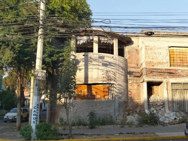 Gran oportunidad! Terreno con casa para remodelar
