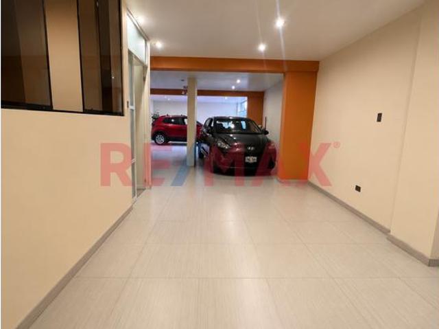 ¡Gran Oportunidad Venta De Casa De 4 Pisos En Casco Gris Socabaya! ✨