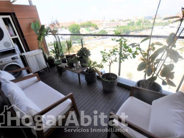 GRAN ÁTICO SEMINUEVO EN RESIDENCIAL CON GARAJE Y PISCINA