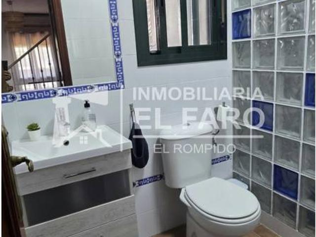 ¡Gran adosado en el centro de El Rompido! 4 hab, amplias terrazas, piscina y vistas al mar