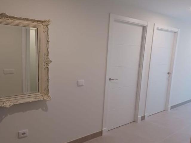 GRAN APARTAMENTO EN PRIMERA LINEA DE PLAYA EN ALQUILER ESCOLAR Y VACACIONAL