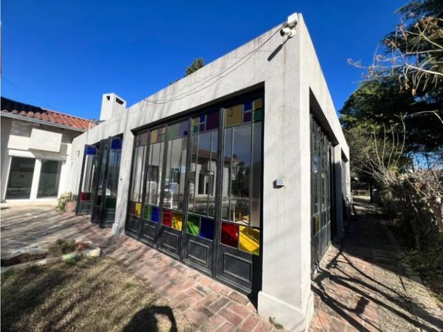 GRAN CASA 5 AMB C/ PISCINA EN ALQUILER EN VILLA CARLOS PAZ